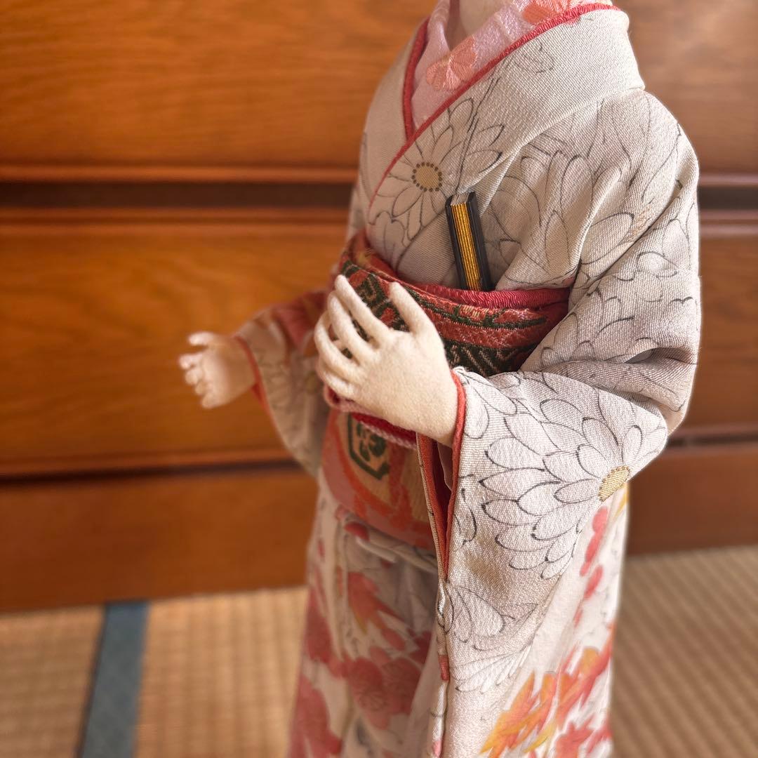 日本人形 着物 白・ピンク・赤