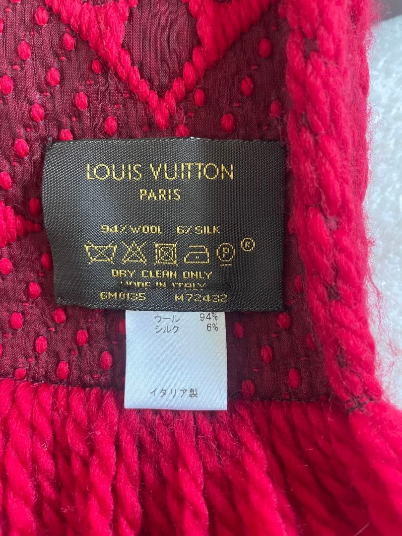 LOUIS VUITTON レッド マフラー　ヴェルニ