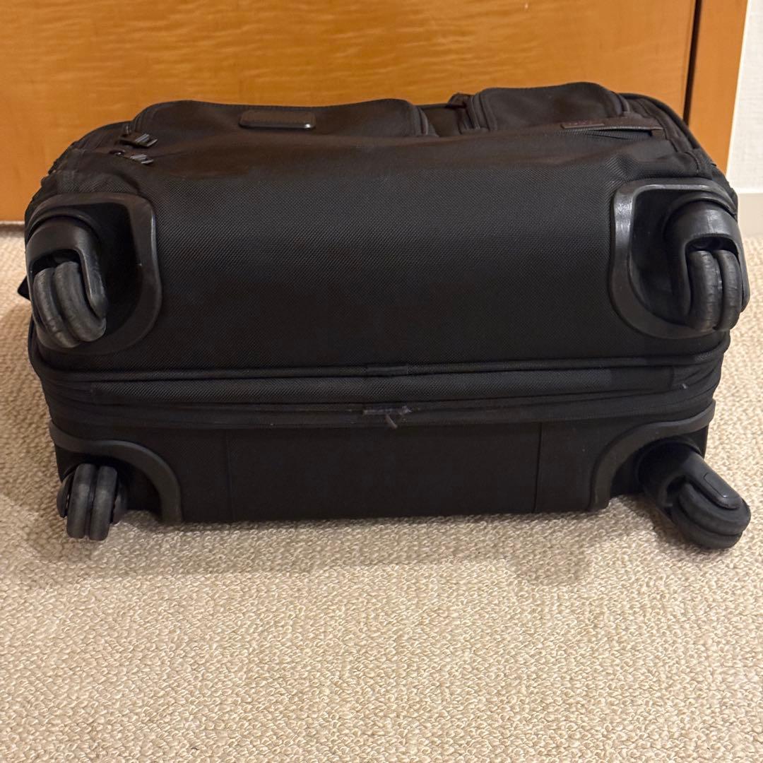 トゥミ　TUMI 4輪　スーツケース　機内持ち込み可