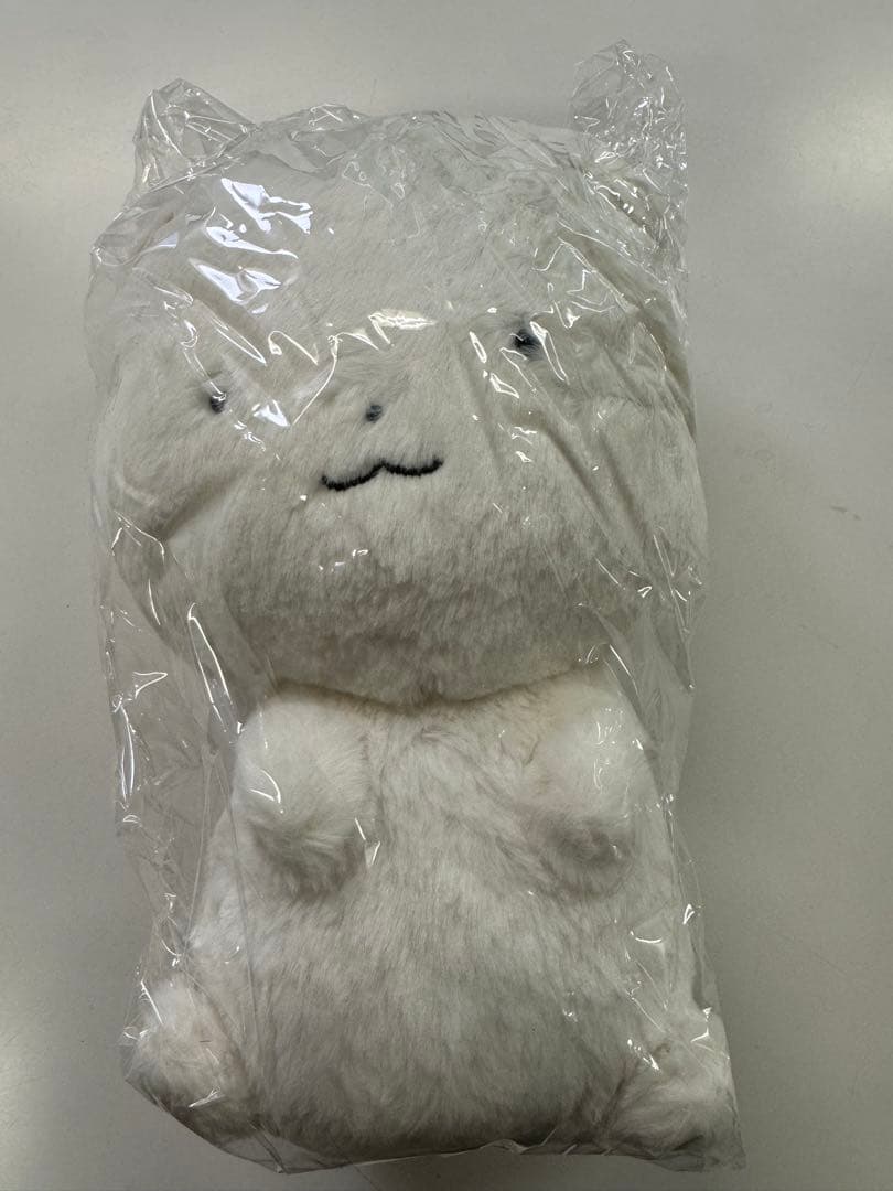 しらたまこしろいいぬぬいぐるみ