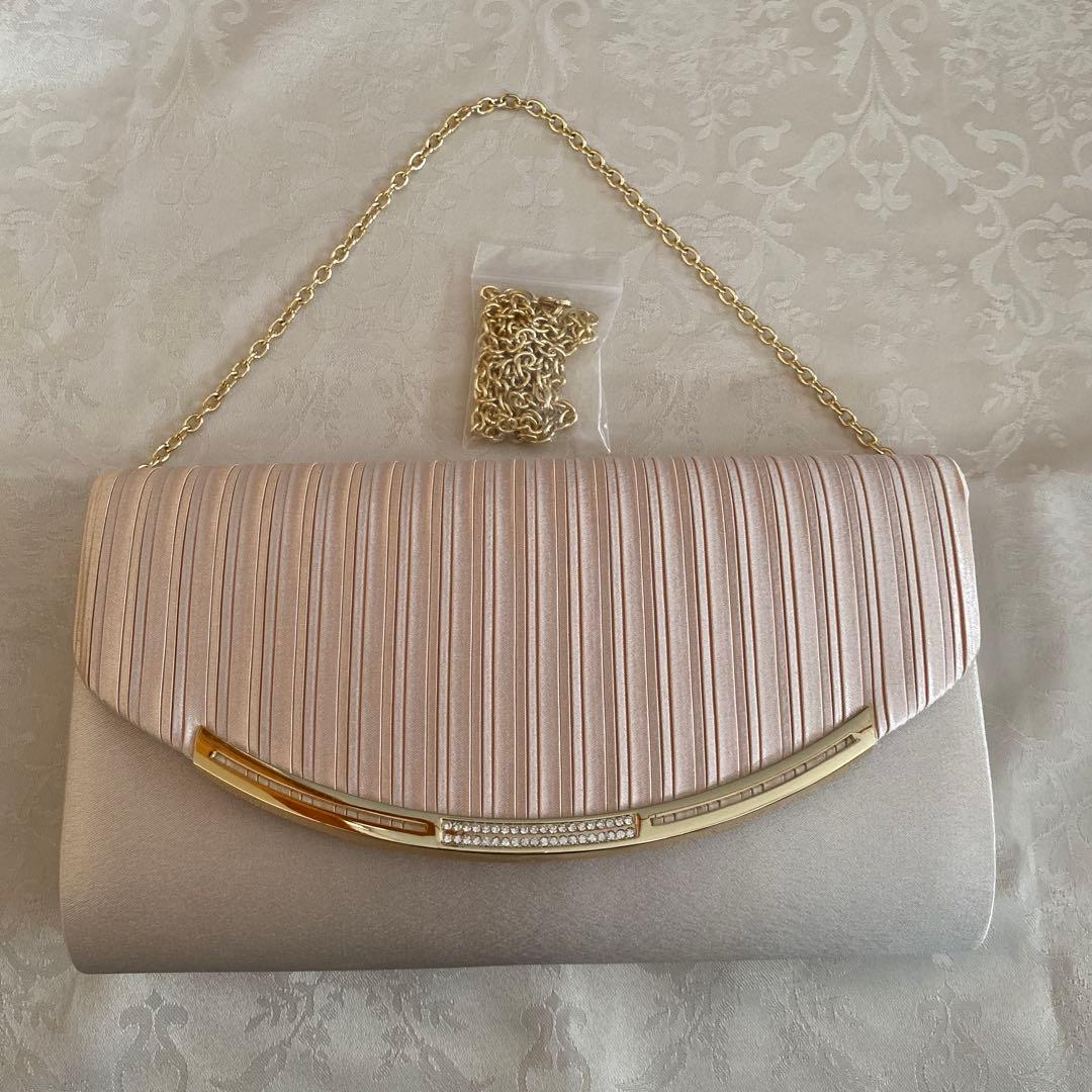 【美品】東京ソワール　プリーツデザインのパーティーバッグ