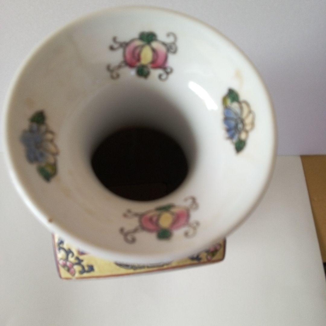 中国古玩　大清同治年製　唐人紋様　花瓶