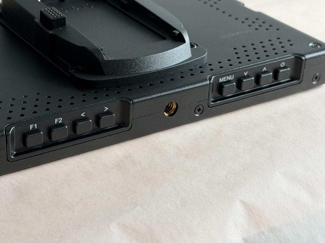 FEELWORLD T7 4Kモニター 7インチ 本体（ケース付き）