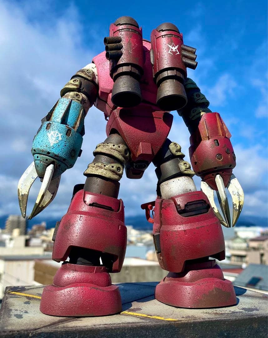 ガンプラ MG 1/100 MSM-07S シャア専用 ズゴック　完成品