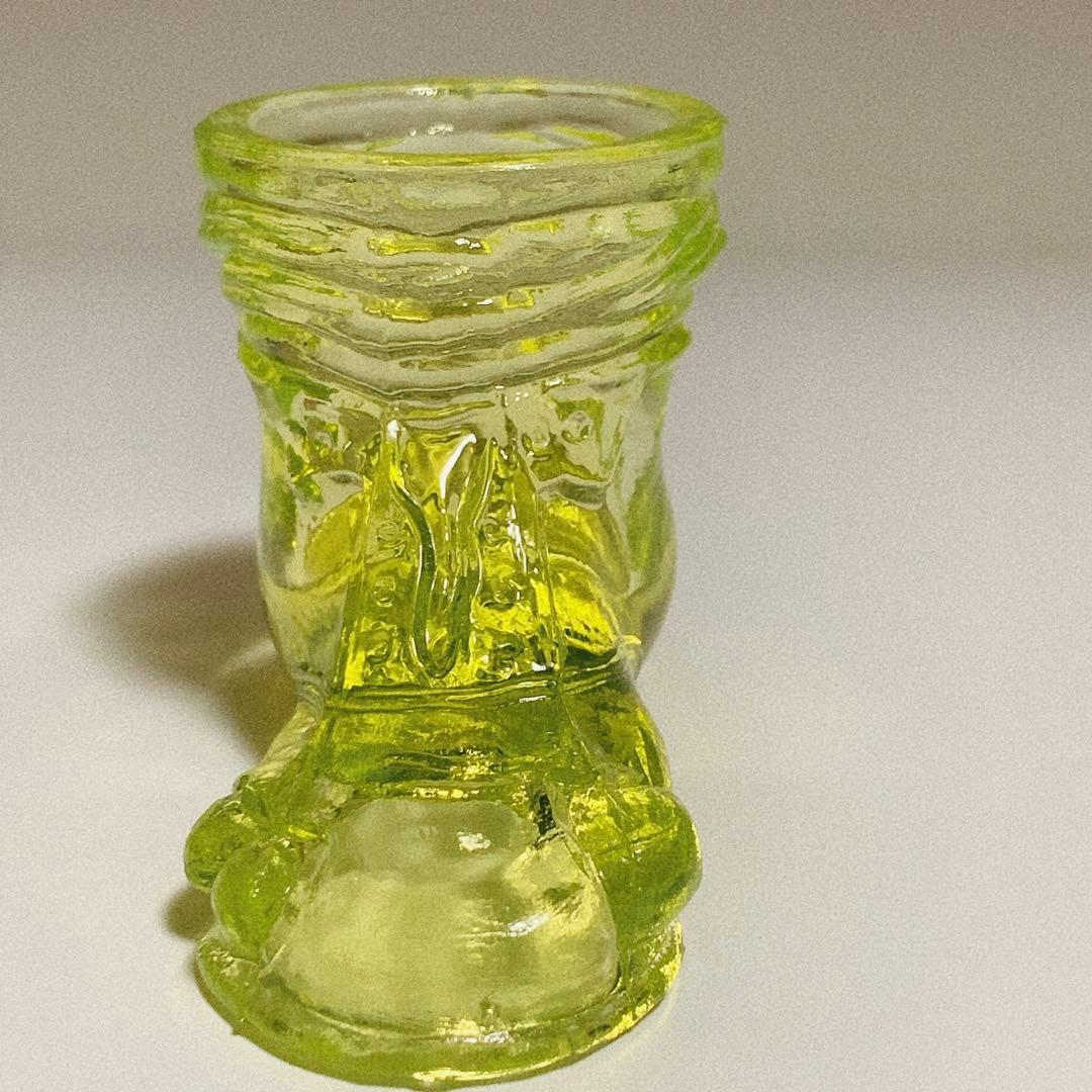 ブーツが破けて指が出ているデザイン ウラン ガラス 置物 小物入れ ペン刺し