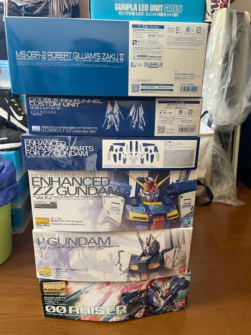ガンプラセット RX-78-2、ZZガンダム、00ライザーなど