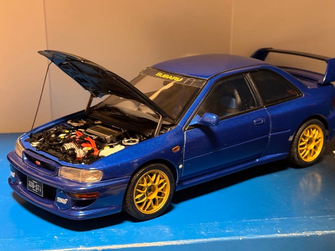 AUTOart 1/18 スバル インプレッサ 22B 模型