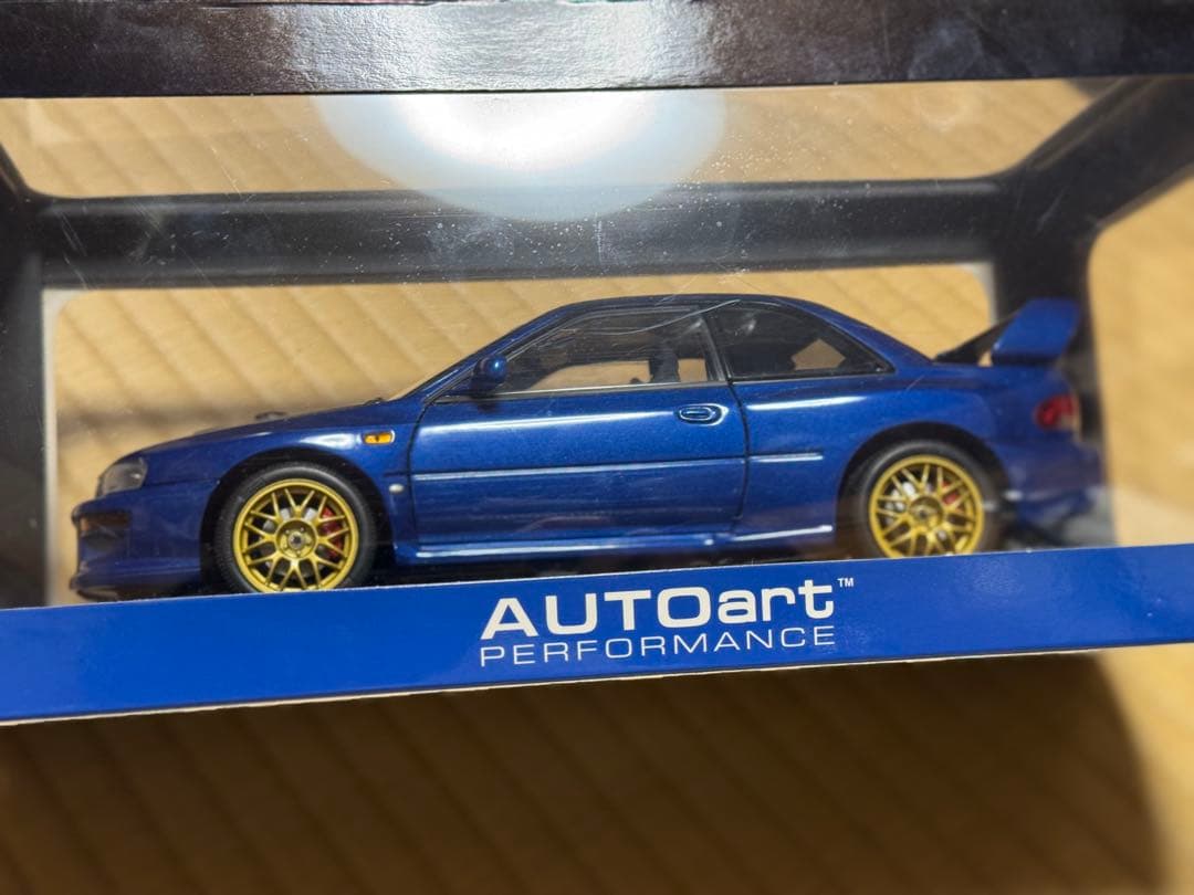 AUTOart 1/18 スバル インプレッサ 22B 模型