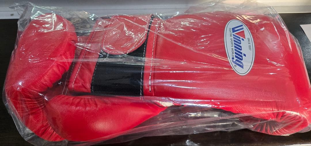 早い者勝ち一度も開封無し品物ですWinning 12オンスボクシンググローブ 赤