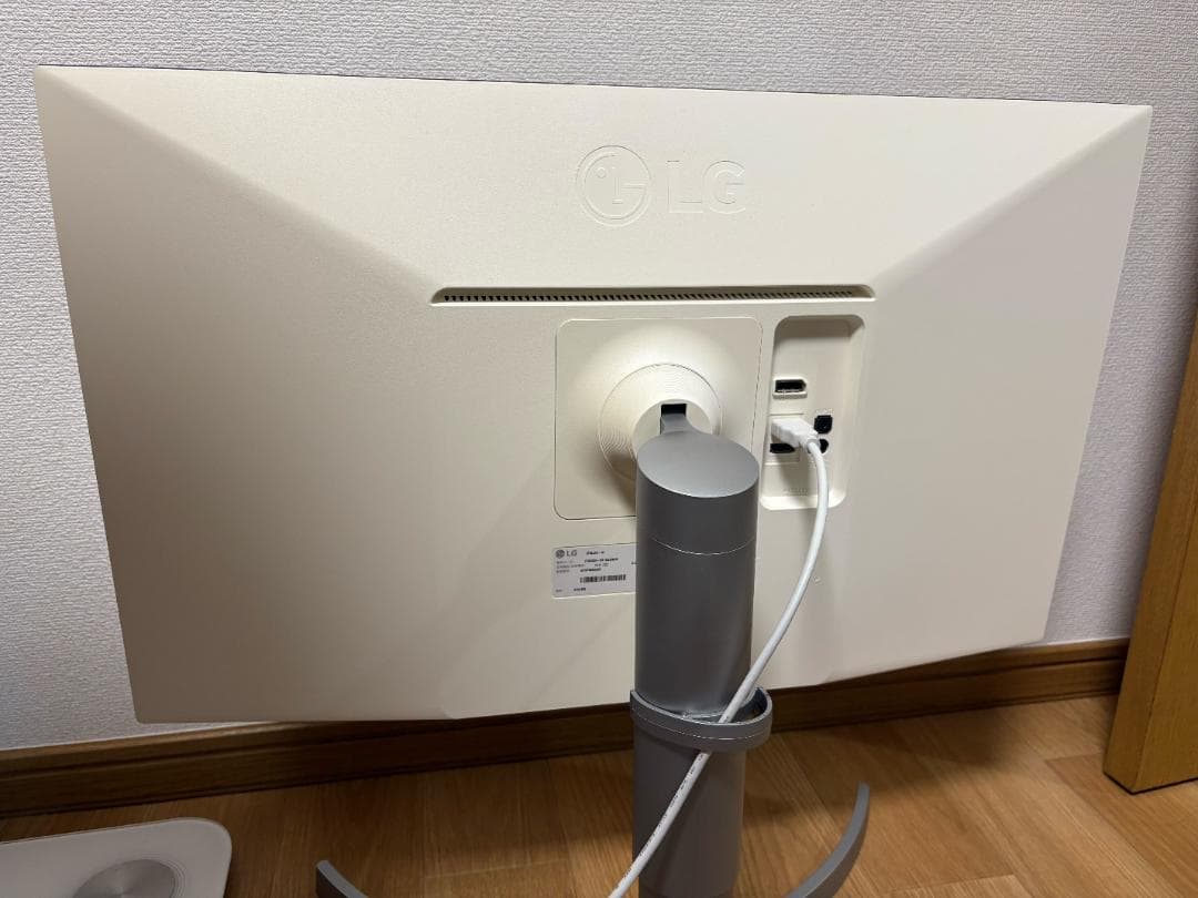 LG 27UL550‑W 27型 4K 液晶ディスプレイ HDR対応