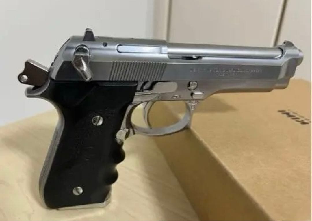 ブラックフライデー限定値引き東京マルイ　ベレッタ M92F シルバー　ガスガン