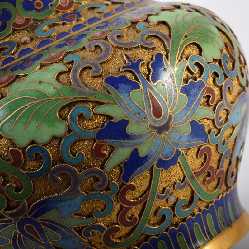 中国　古七宝琺瑯彩　獅子摘　花草文瓶　蓋壷　唐木台付　一對　V　7451