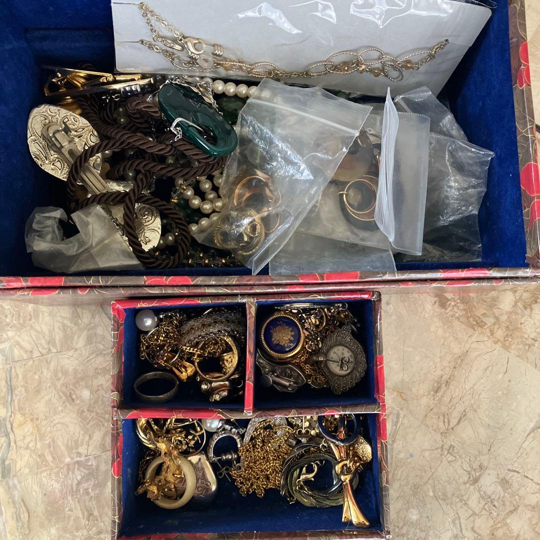 東*！様 生前整理　遺品整理　アクセサリー