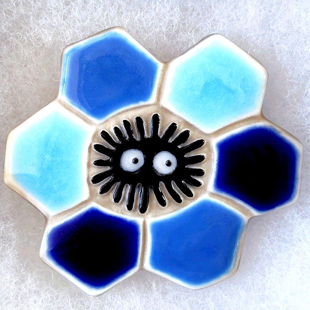 【送料無料】ジブリパーク ジブリの大倉庫限定 タイル柄　クロスケ　ブローチ