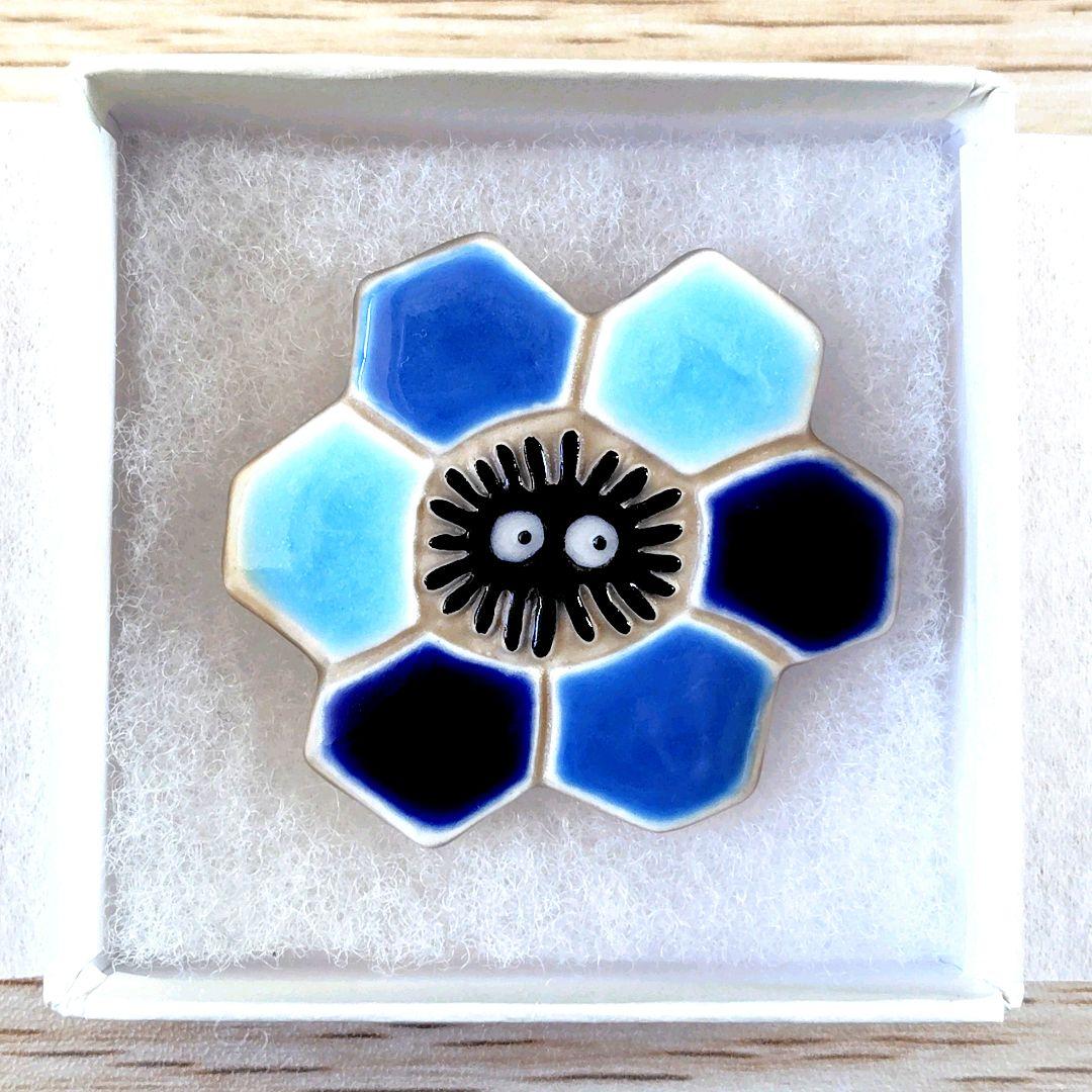 【送料無料】ジブリパーク ジブリの大倉庫限定 タイル柄　クロスケ　ブローチ