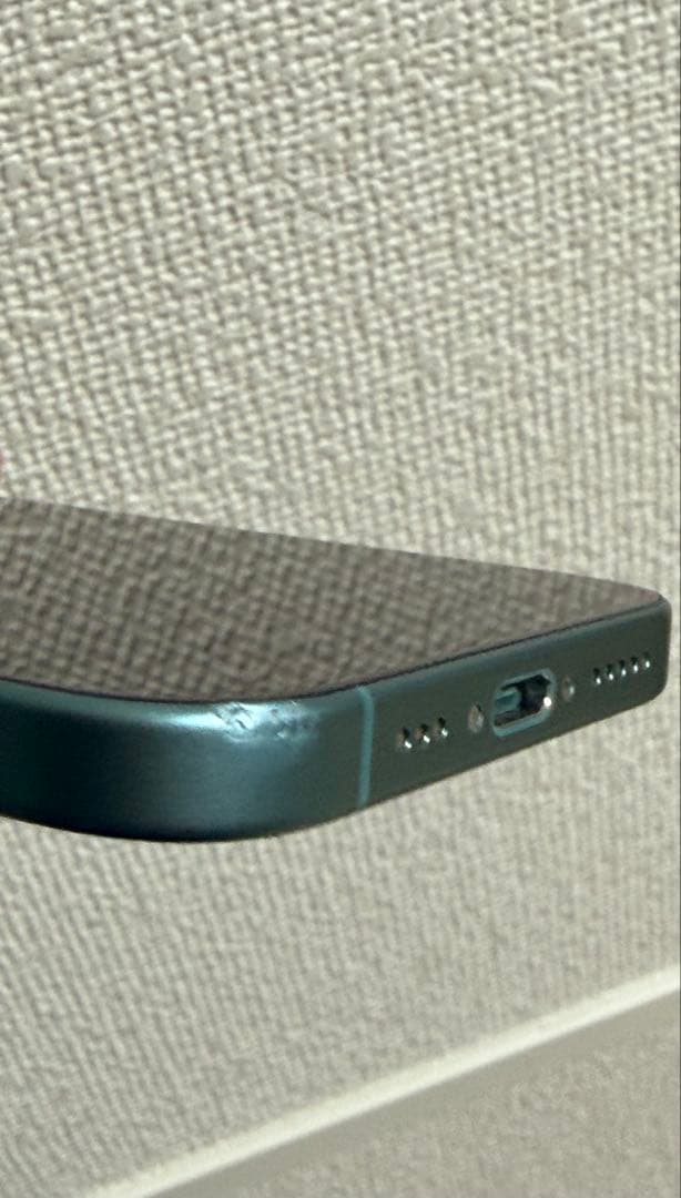 iPhone16 ティール 128GB 背面割れ　本体のみ　おまけあり