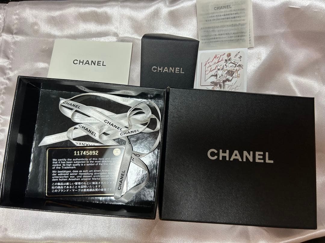 CHANEL カメリア　財布　ココマーク　ラムスキン　箱　証明カードあり