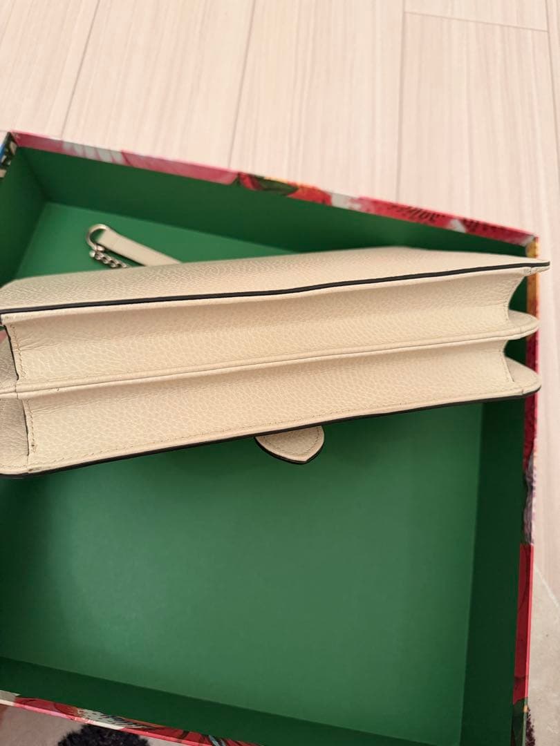 Gucci ベージュ ショルダーバッグ