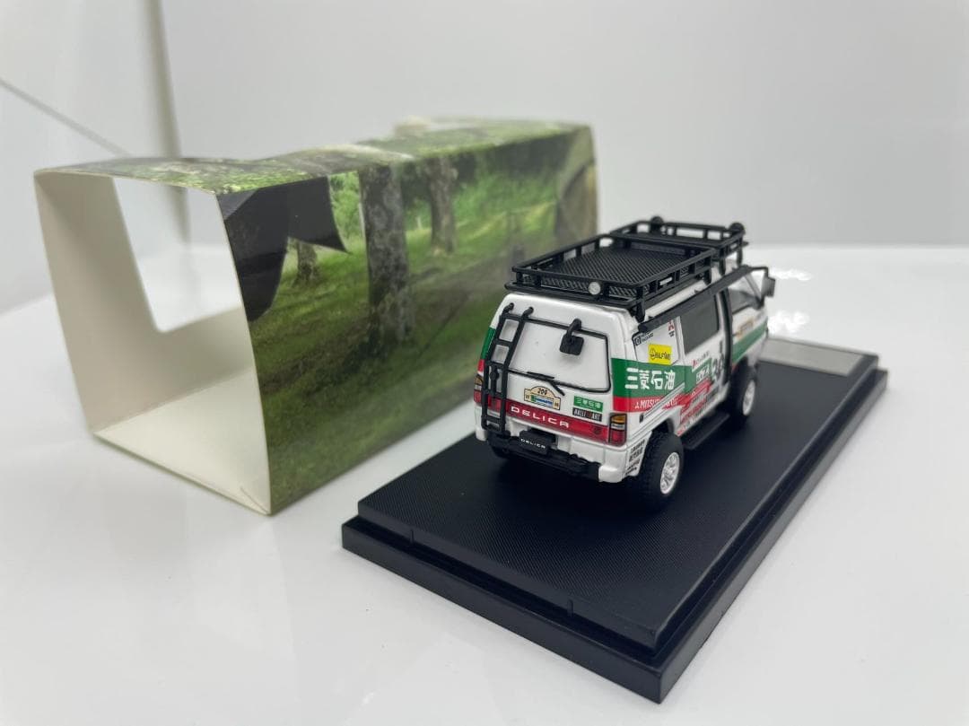 801-330　Autobots 1/64 三菱 デリカ #204 三菱石油