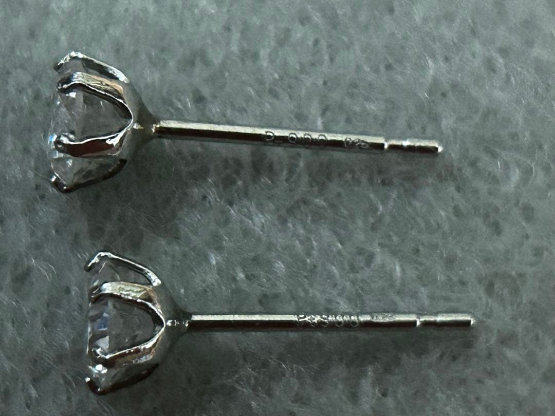 pt900 天然プラチナダイヤモンドピアス　計0.5ct