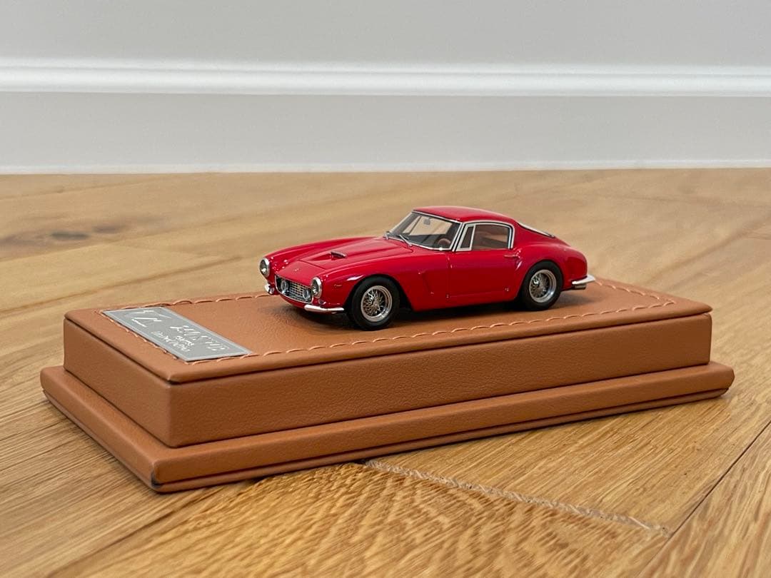 世界199台限定　フェラーリ 250GT SWB 1/64