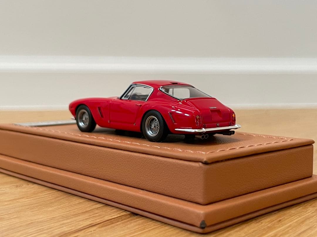 世界199台限定　フェラーリ 250GT SWB 1/64