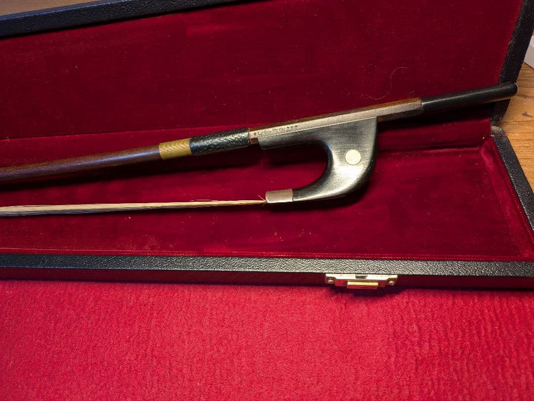 コントラバス弓　*Egidius Dörflar***