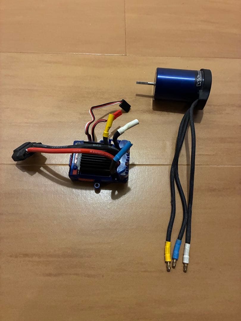 【美品】Traxxas VXL-3s ESCとVelineonブラシレスモーター