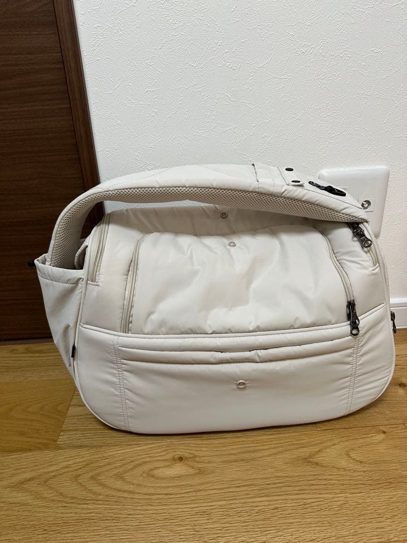 SSOOOK SLINGBAG(V.スマート、バッグ右） サイズM