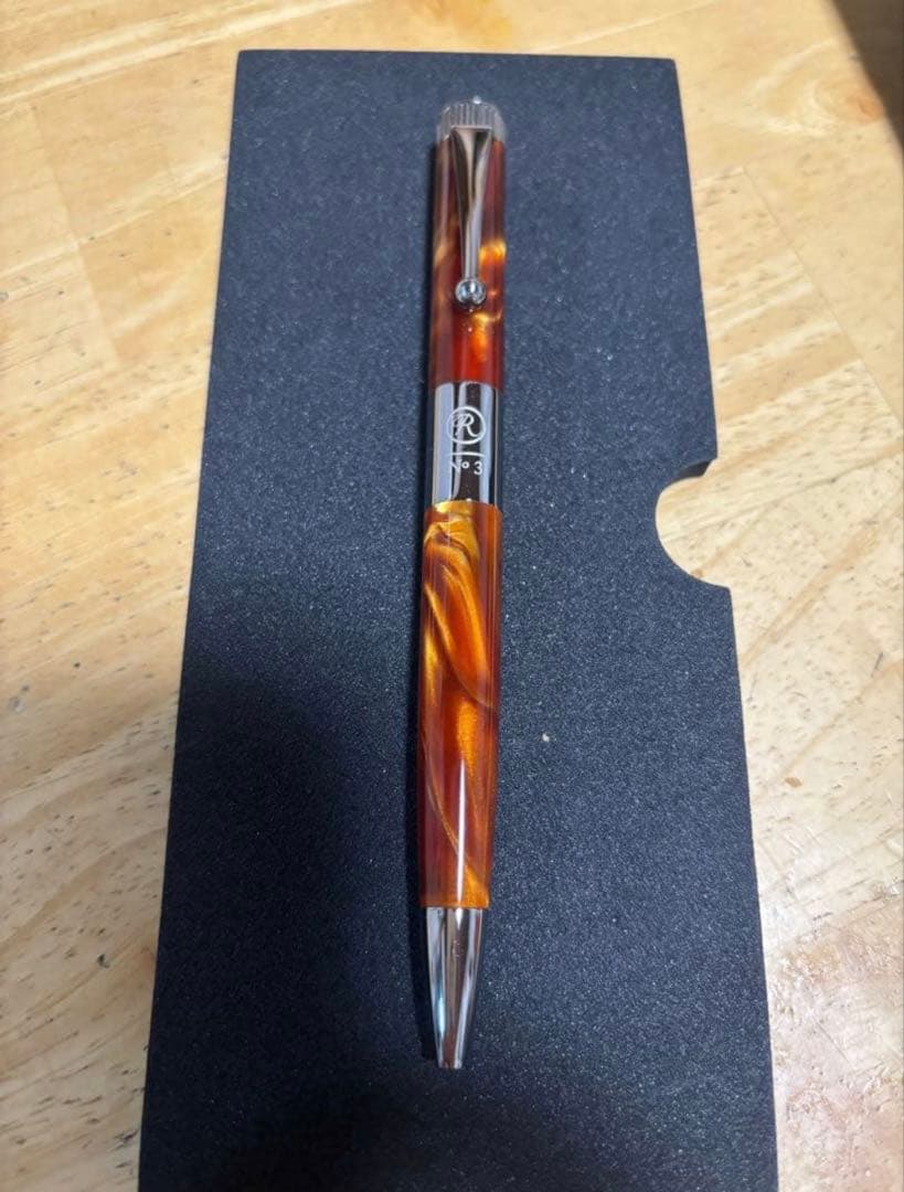 ロメオNo.3 イタリアンアンバー　細軸 (箱・新品リフィル付き)