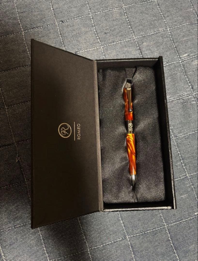 ロメオNo.3 イタリアンアンバー　細軸 (箱・新品リフィル付き)