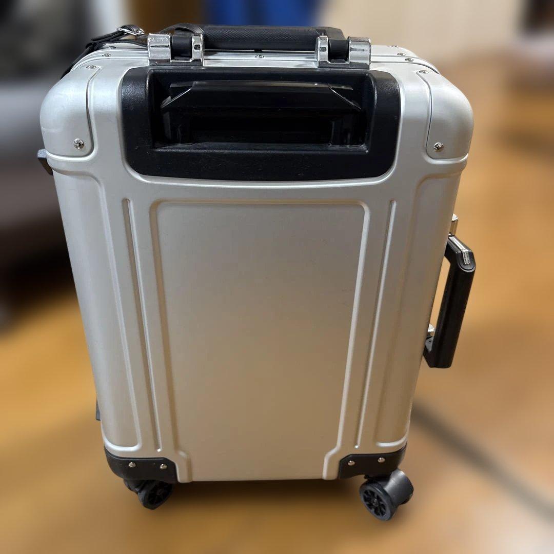 ZERO HALLIBURTON キャリーケース