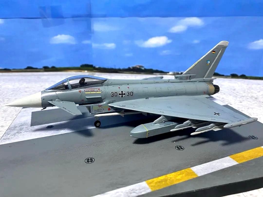 限定値下げ　1/72 プラモデル完成品　ユーロファイター　ハセガワ