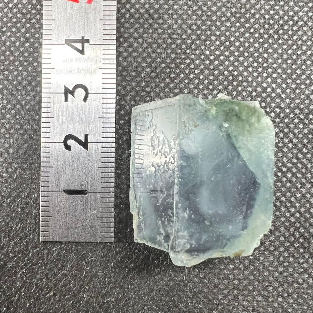 内モンゴル産　ライトグリーン　パープルゾーニングフローライト