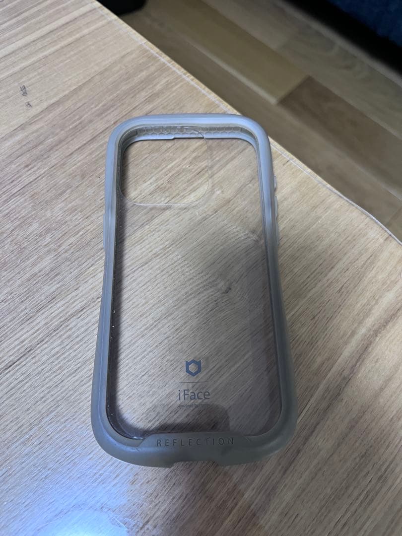 【美品】iPhone 15pro 256GBブラックチタニウムSIMフリー