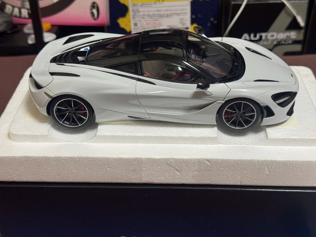オートアート　McLaren 720s マクラーレン720s 1/18