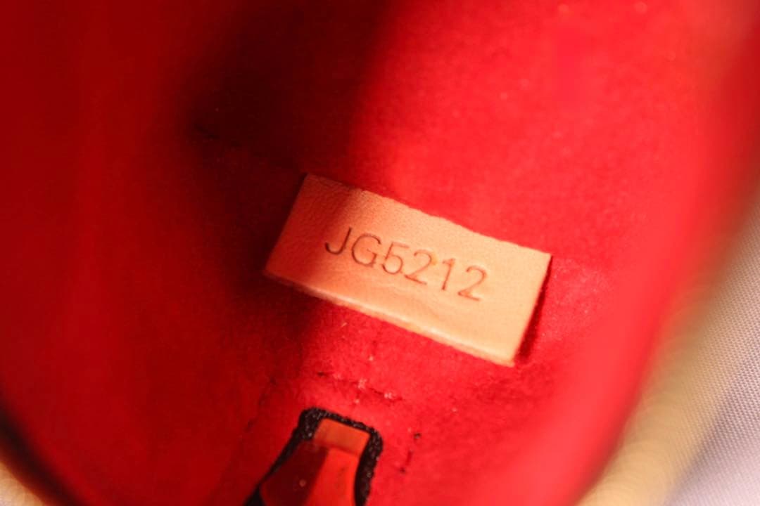 LOUIS VUITTON ルイヴィトン草間彌生トゥルースエリザベットペンケース