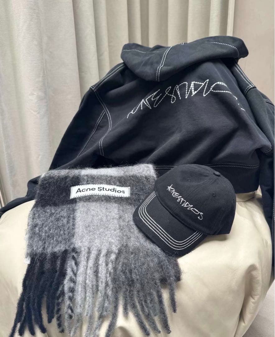 Acne Studios チェック柄マフラー ブラック