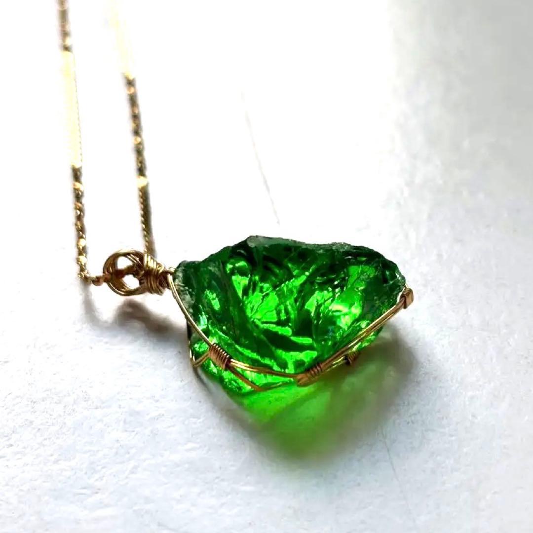 アンダラクリスタル原石（グリーン） ペンダントトップ