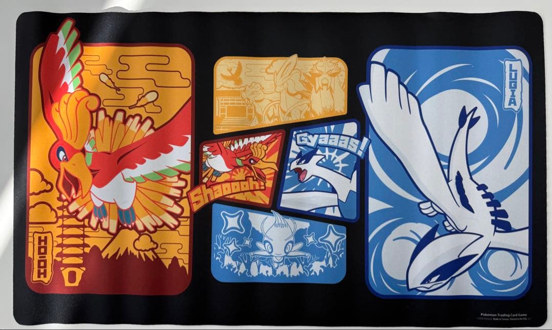 【希少】海外ポケモンセンター 2018'プレイマット ホウオウ ルギア