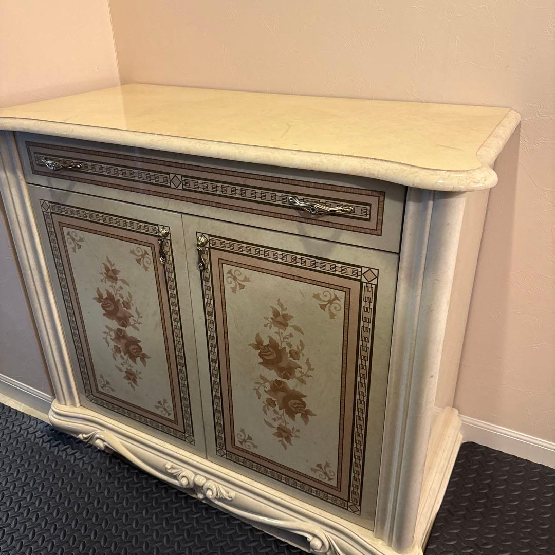 イタリア製キャビネット