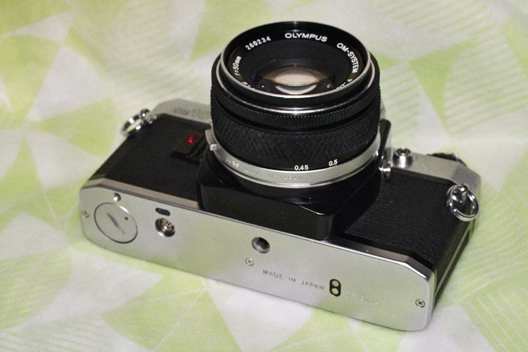 《動作品》OLYMPUS OM10 Silver+50/1.8 a406