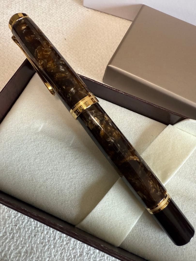 ペリカン万年筆2024年限定品M1000，未使用品