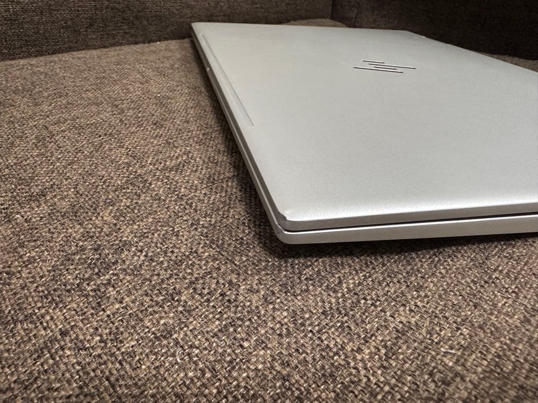 HP envy 15.6インチ 2-in-1 ノートPC バッテリー100％