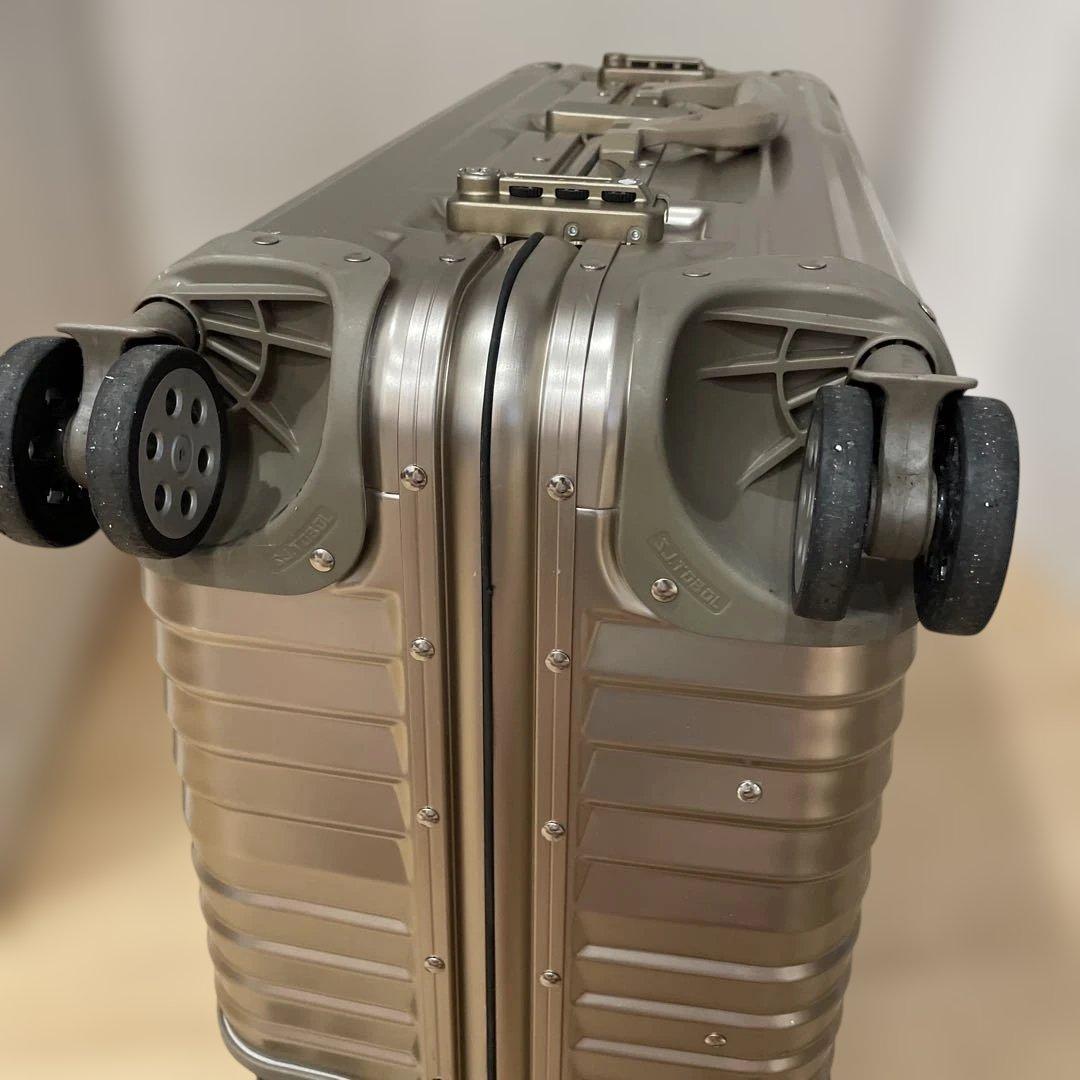 occa プレミアム 高級アルミスーツケース キャリーケース シルバー