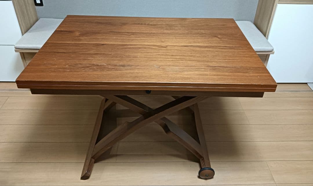 カリガリス（イタリア製）マスコッティ 昇降式テーブル