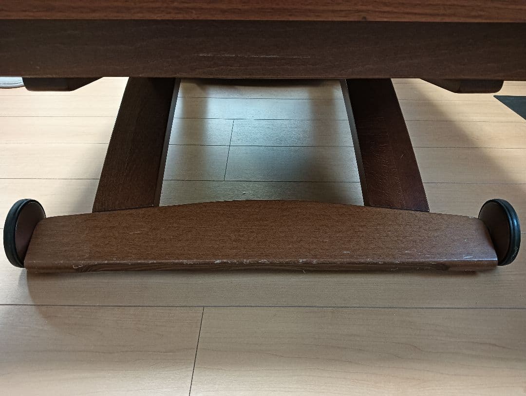 カリガリス（イタリア製）マスコッティ 昇降式テーブル