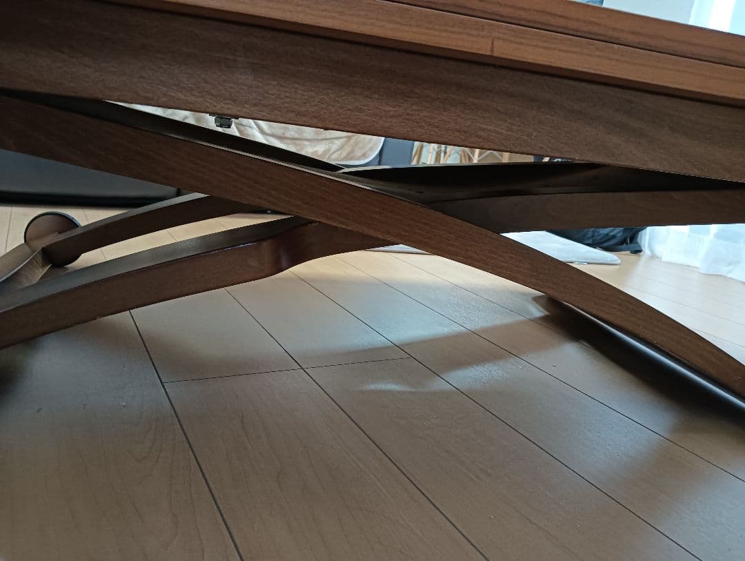 カリガリス（イタリア製）マスコッティ 昇降式テーブル