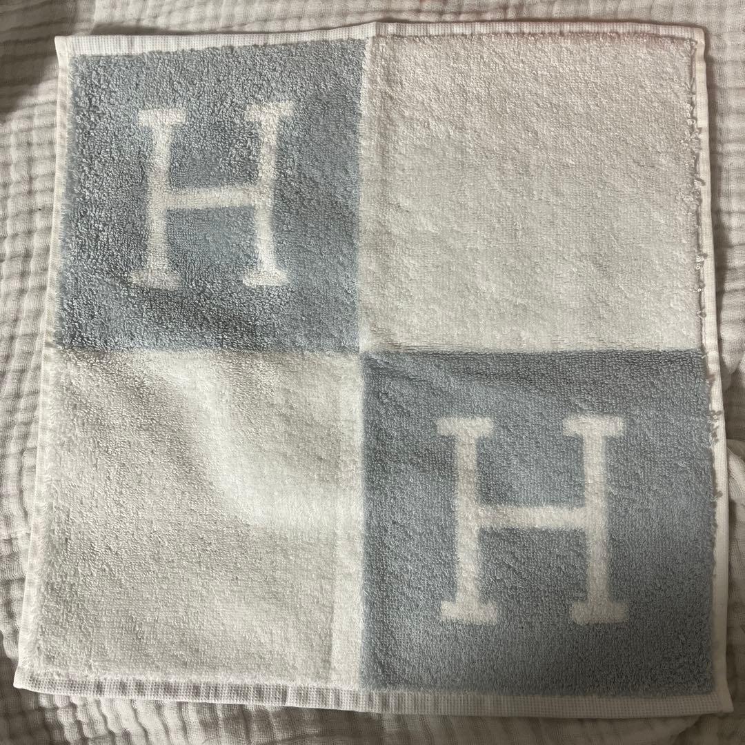 【新品未使用】⭐️HERMES Hロゴ タオルハンカチ ホワイト/グレー　エルメス