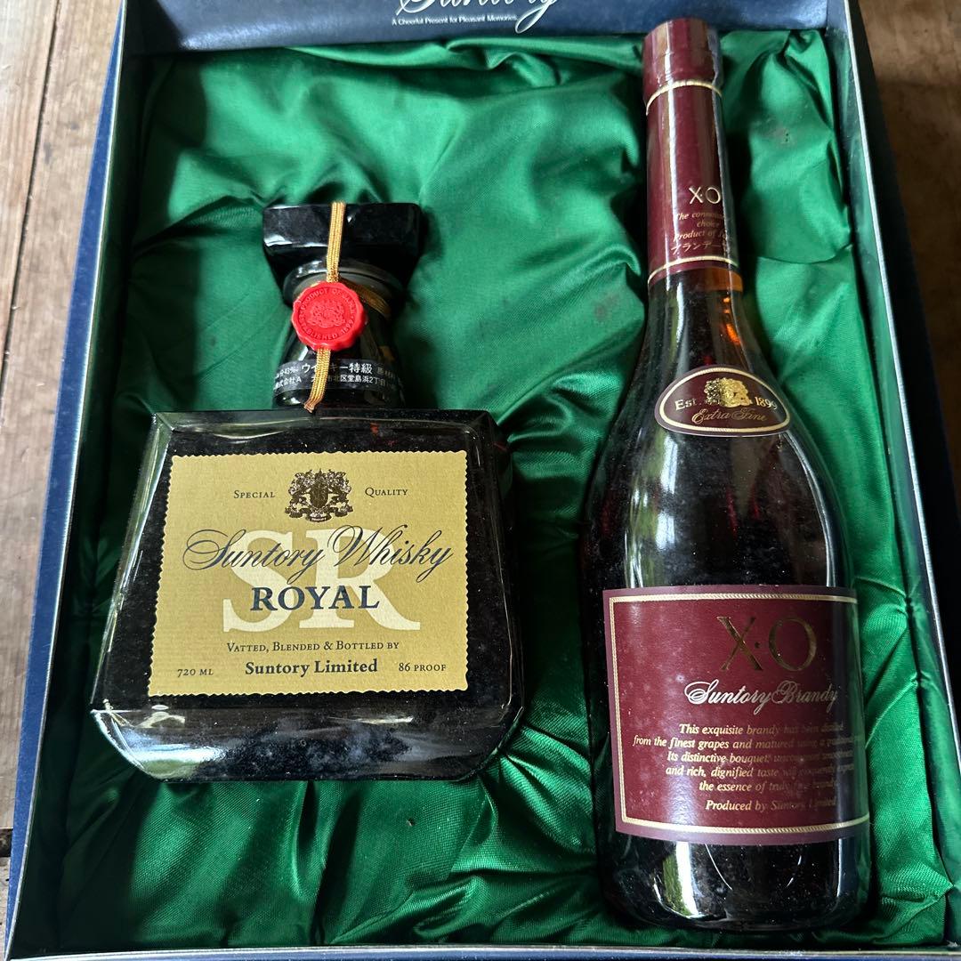 Suntory  Whisky & XO セット